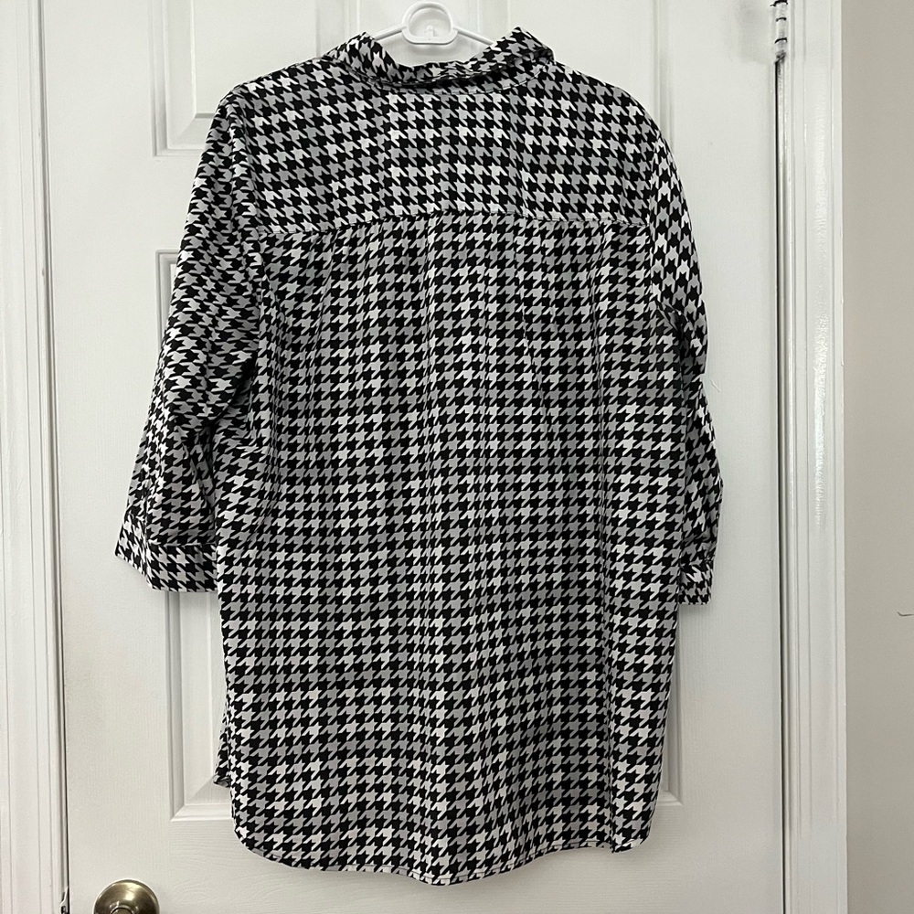 Joan Rivers Black and White Houndstooth Top - Picture 3 of 3